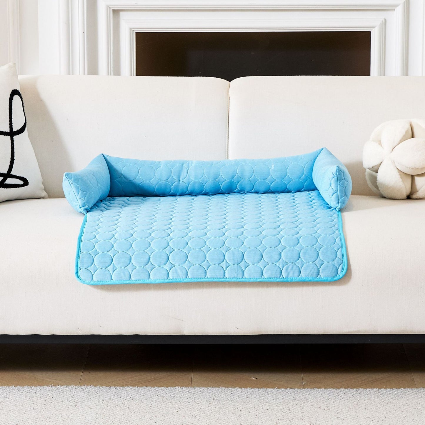 Cool Feeling Pet Pad – Ice Silk Sofa Cushion for Dogs & Cats