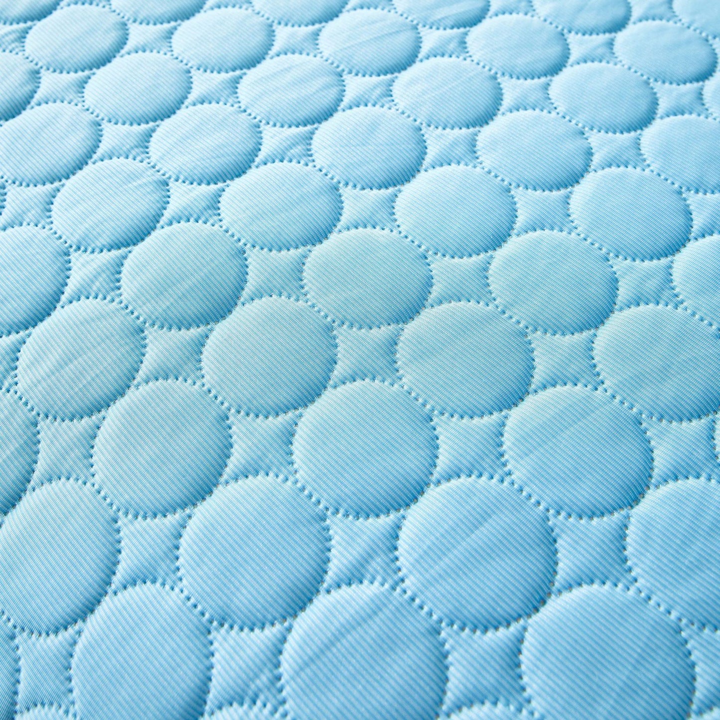 Cool Feeling Pet Pad – Ice Silk Sofa Cushion for Dogs & Cats